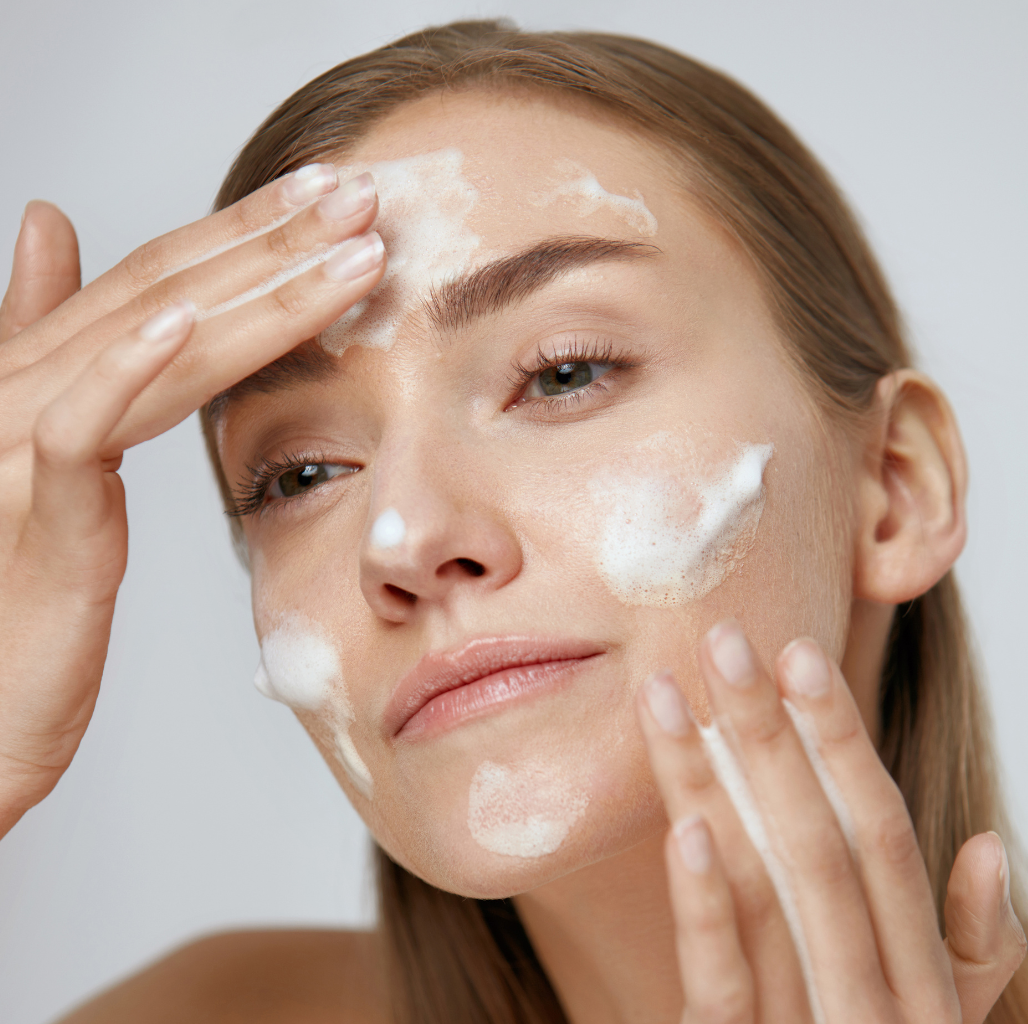 CellDerma Face Wash Woman Content Image